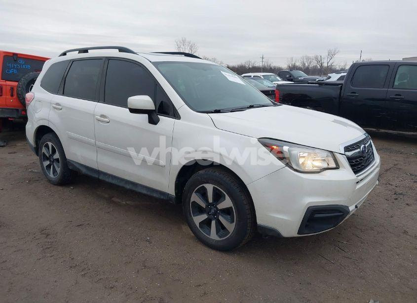 2017 Subaru Forester 2.5I PREMIUM (VIN JF2SJAEC4HH549603) main photo