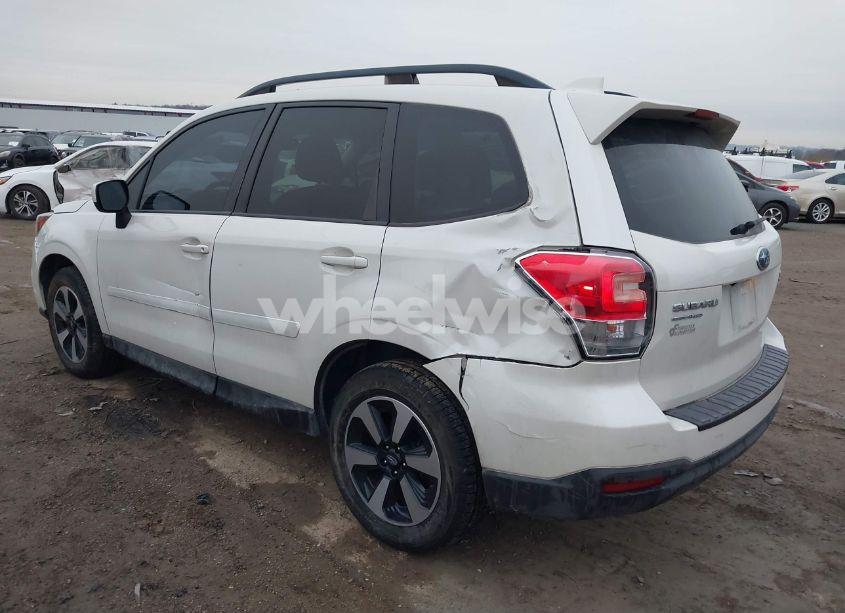 Photo 3 of 2017 Subaru Forester 2.5I PREMIUM (VIN JF2SJAEC4HH549603)