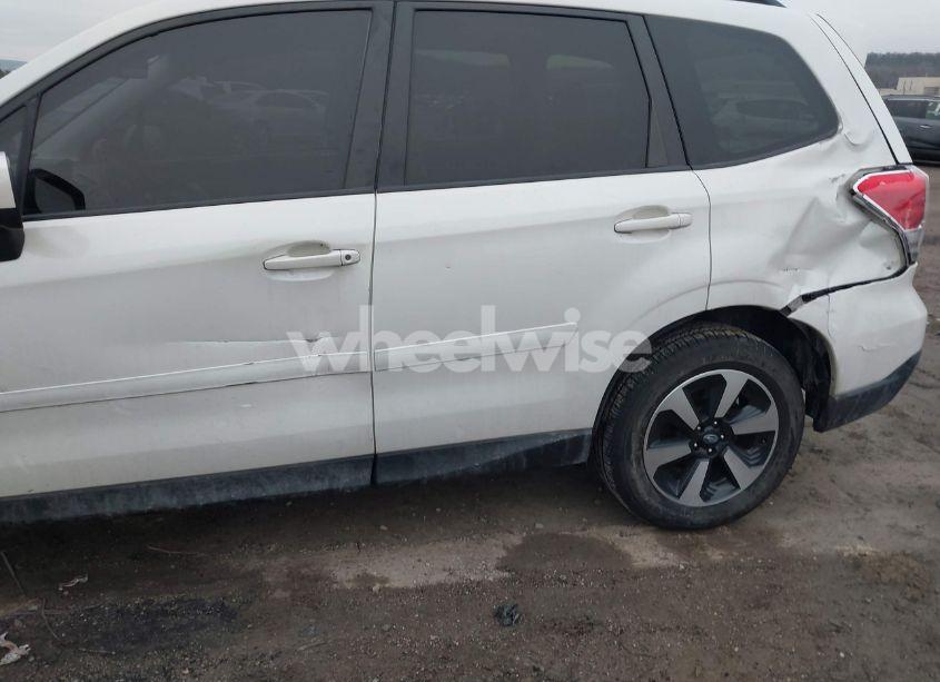 Photo 6 of 2017 Subaru Forester 2.5I PREMIUM (VIN JF2SJAEC4HH549603)