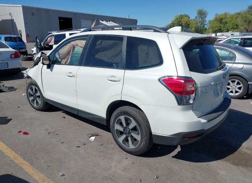 Photo 3 of 2018 Subaru Forester 2.5I PREMIUM (VIN JF2SJAEC4JH425031)