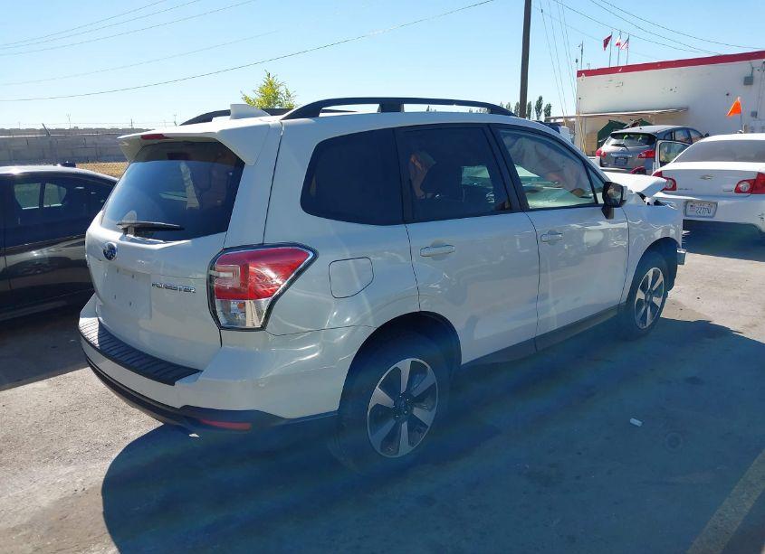 Photo 4 of 2018 Subaru Forester 2.5I PREMIUM (VIN JF2SJAEC4JH425031)