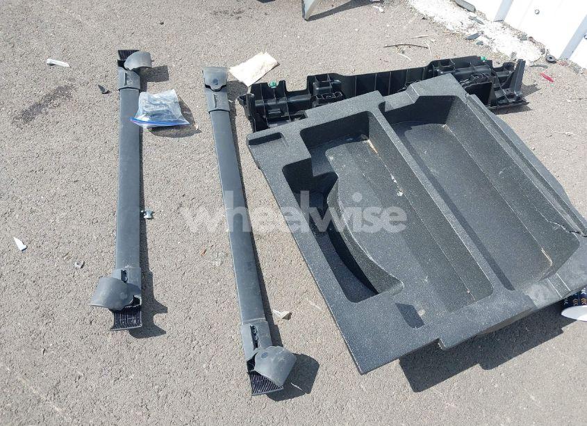 Photo 12 of 2018 Subaru Forester 2.5I PREMIUM (VIN JF2SJAEC4JH503386)