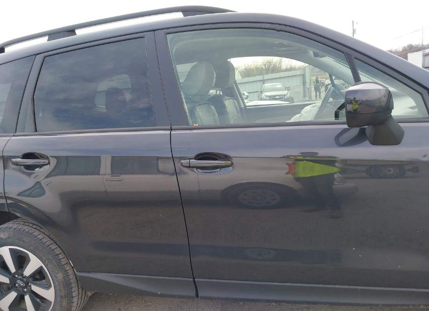 Photo 13 of 2018 Subaru Forester 2.5I PREMIUM (VIN JF2SJAEC4JH571090)