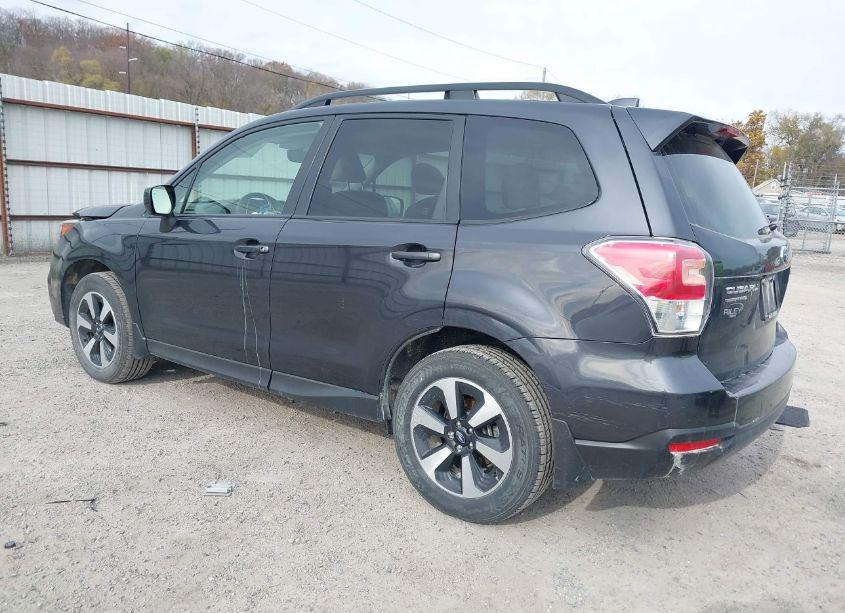 Photo 3 of 2018 Subaru Forester 2.5I PREMIUM (VIN JF2SJAEC4JH571090)