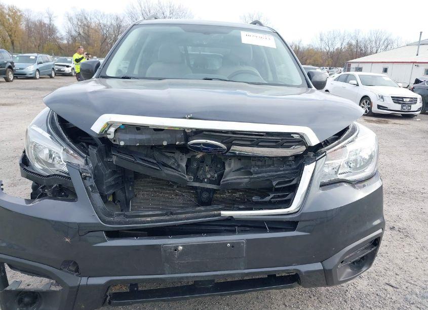 Photo 6 of 2018 Subaru Forester 2.5I PREMIUM (VIN JF2SJAEC4JH571090)