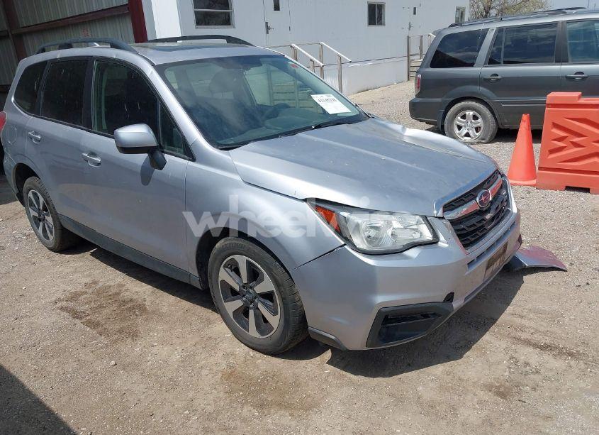2017 Subaru Forester 2.5I PREMIUM (VIN JF2SJAEC5HH407034) main photo