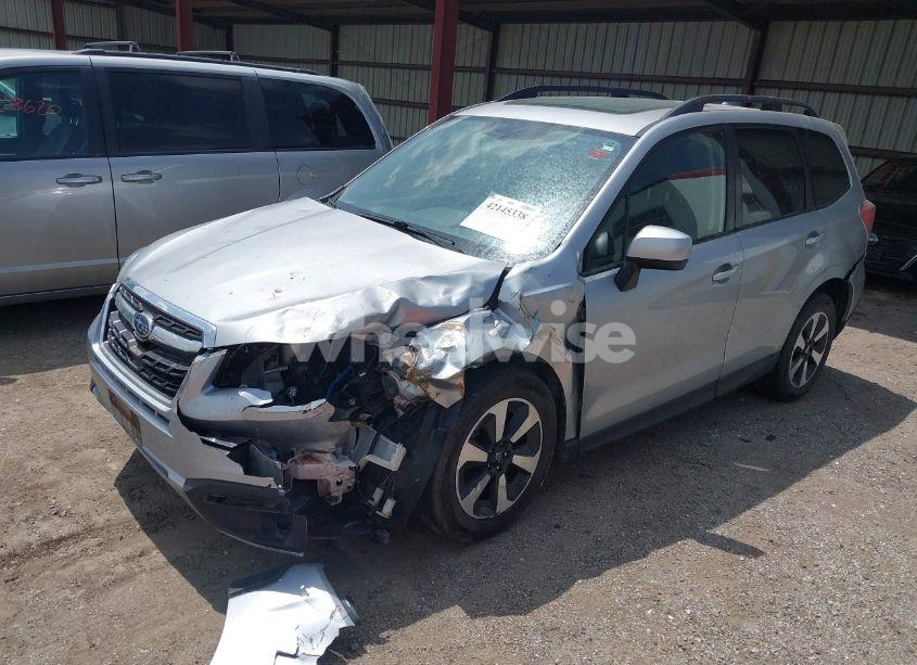 Photo 2 of 2017 Subaru Forester 2.5I PREMIUM (VIN JF2SJAEC5HH407034)