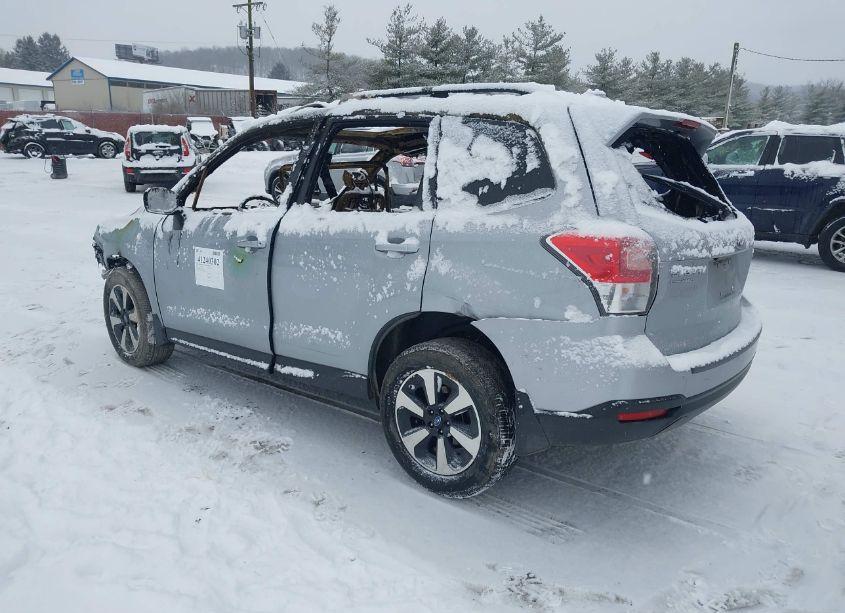 Photo 3 of 2018 Subaru Forester 2.5I PREMIUM (VIN JF2SJAEC5JH440542)