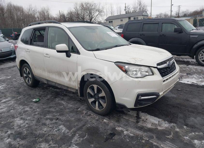 2018 Subaru Forester 2.5I PREMIUM (VIN JF2SJAEC5JH576184) main photo