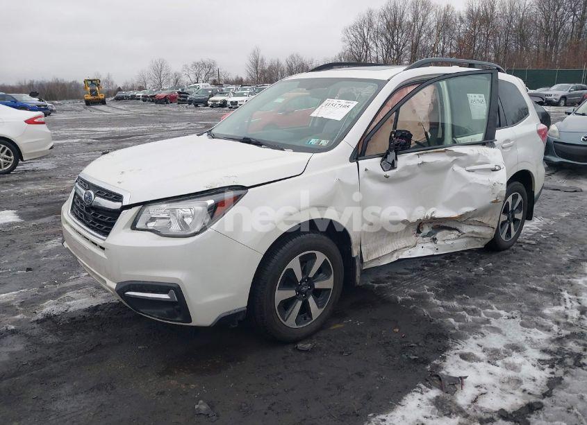 Photo 2 of 2018 Subaru Forester 2.5I PREMIUM (VIN JF2SJAEC5JH576184)
