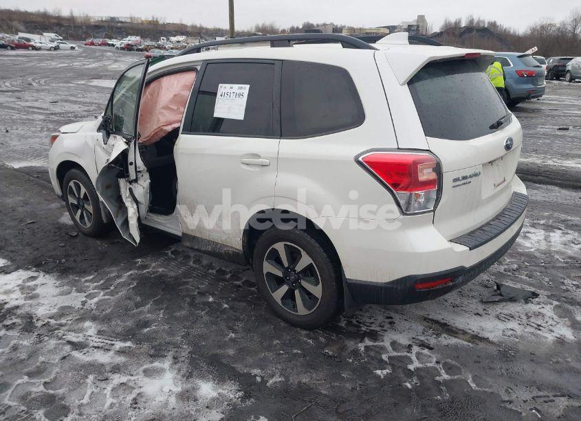 Photo 3 of 2018 Subaru Forester 2.5I PREMIUM (VIN JF2SJAEC5JH576184)