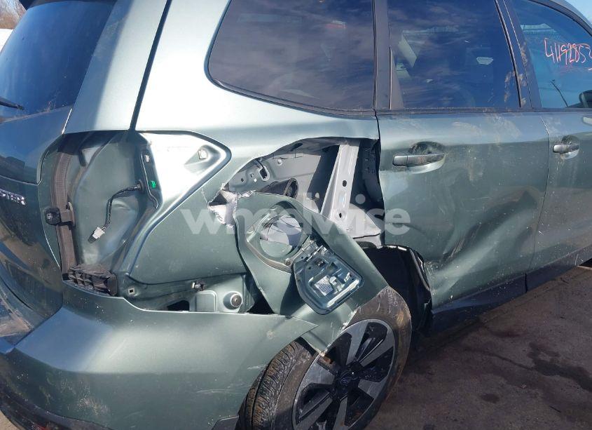 Photo 6 of 2018 Subaru Forester 2.5I PREMIUM (VIN JF2SJAEC5JH613346)