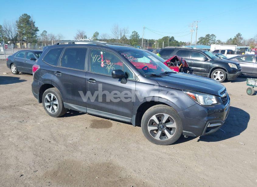 2017 Subaru Forester 2.5I PREMIUM (VIN JF2SJAEC6HH415112) main photo