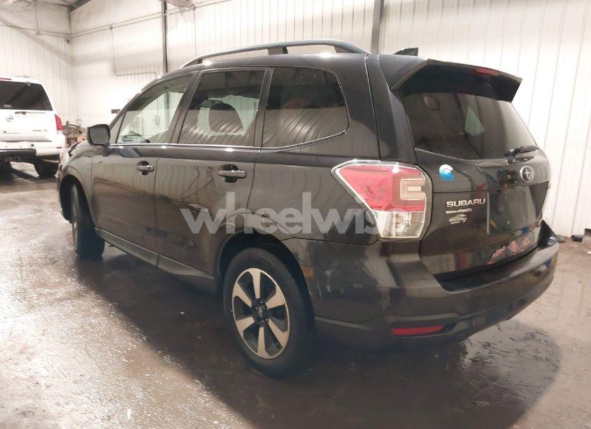 Photo 3 of 2018 Subaru Forester 2.5I PREMIUM (VIN JF2SJAEC6JH497302)
