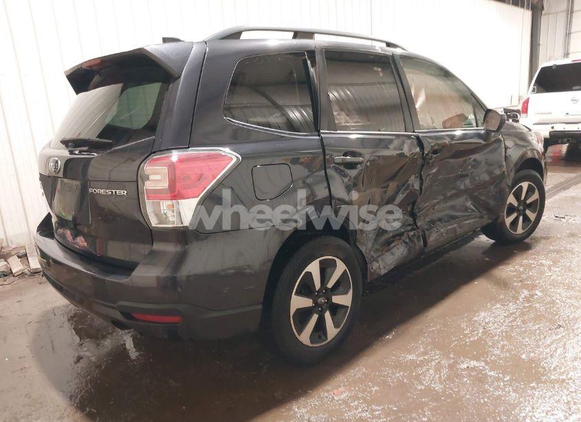 Photo 4 of 2018 Subaru Forester 2.5I PREMIUM (VIN JF2SJAEC6JH497302)