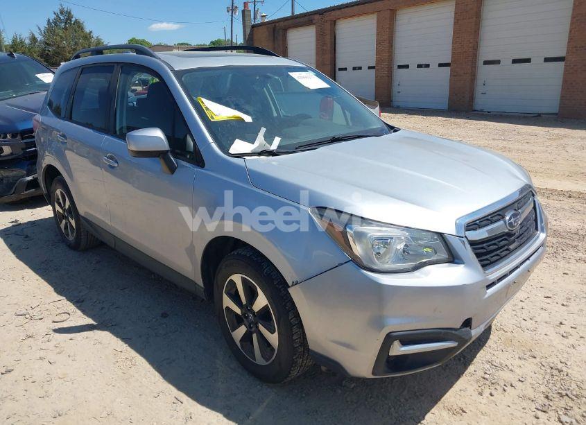 2018 Subaru Forester 2.5I PREMIUM (VIN JF2SJAEC6JH553528) main photo