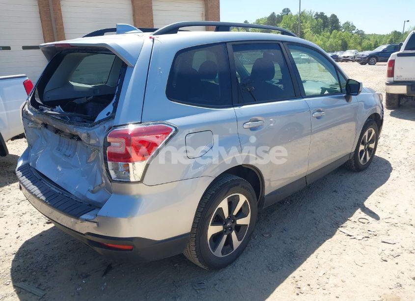 Photo 4 of 2018 Subaru Forester 2.5I PREMIUM (VIN JF2SJAEC6JH553528)