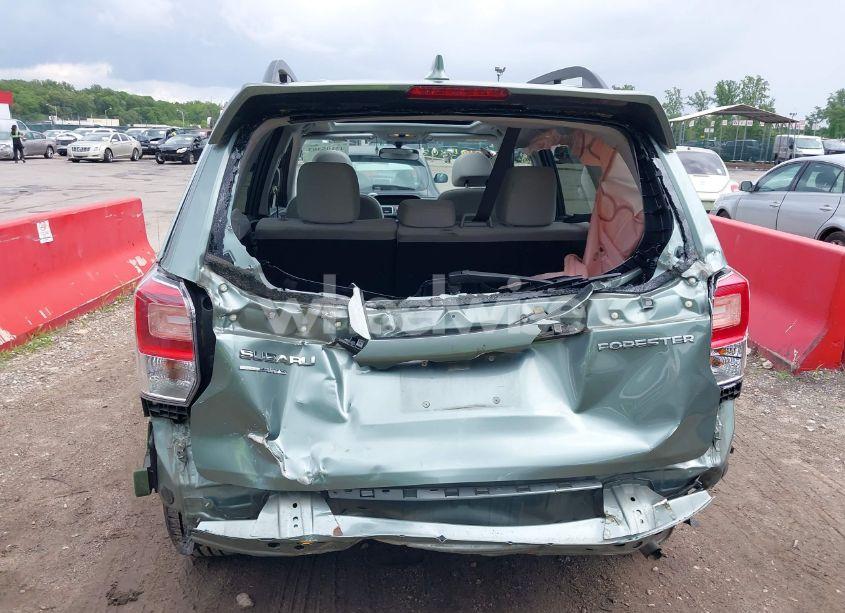 Photo 6 of 2018 Subaru Forester 2.5I PREMIUM (VIN JF2SJAEC6JH605126)