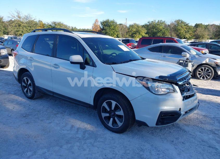 2017 Subaru Forester 2.5I PREMIUM (VIN JF2SJAEC7HH405060) main photo