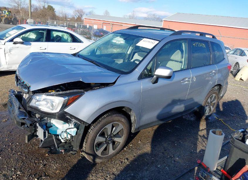 Photo 2 of 2018 Subaru Forester 2.5I PREMIUM (VIN JF2SJAEC7JH423094)