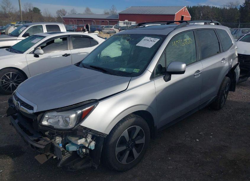 Photo 2 of 2018 Subaru Forester 2.5I PREMIUM (VIN JF2SJAEC7JH454491)