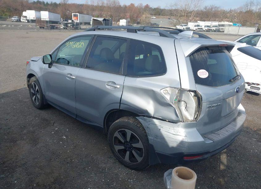 Photo 3 of 2018 Subaru Forester 2.5I PREMIUM (VIN JF2SJAEC7JH454491)