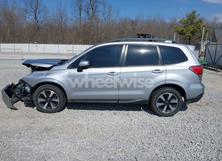 Photo 14 of 2017 Subaru Forester 2.5I PREMIUM (VIN JF2SJAEC8HH401342)