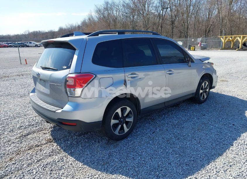 Photo 4 of 2017 Subaru Forester 2.5I PREMIUM (VIN JF2SJAEC8HH401342)