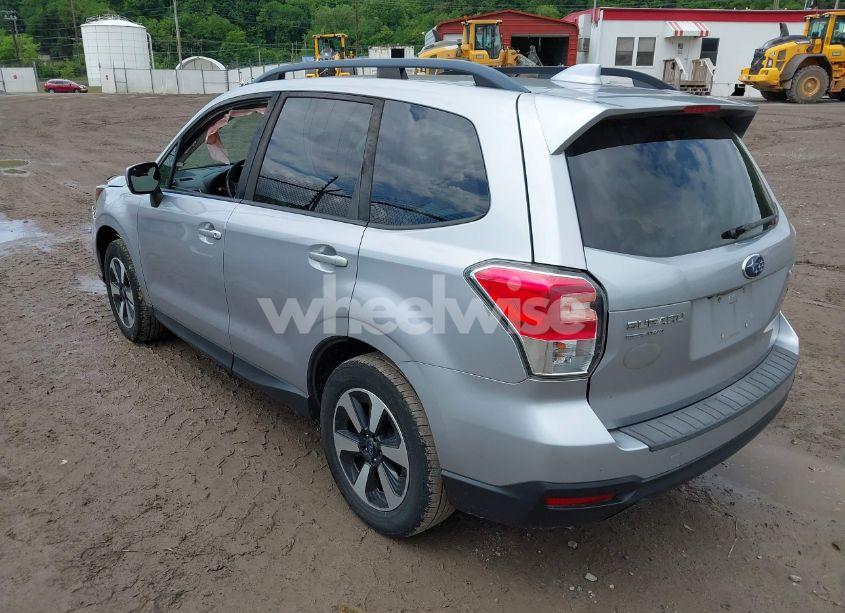 Photo 3 of 2017 Subaru Forester 2.5I PREMIUM (VIN JF2SJAEC8HH544386)