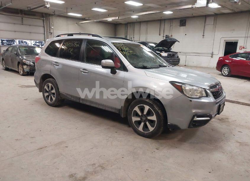 2018 Subaru Forester 2.5I PREMIUM (VIN JF2SJAEC8JH445640) main photo