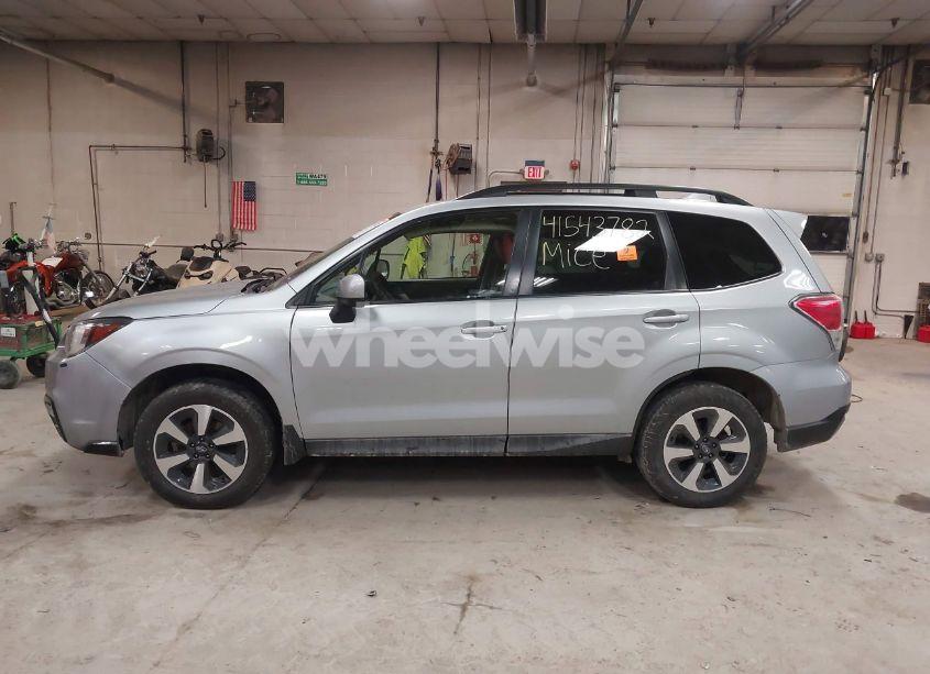 Photo 11 of 2018 Subaru Forester 2.5I PREMIUM (VIN JF2SJAEC8JH445640)