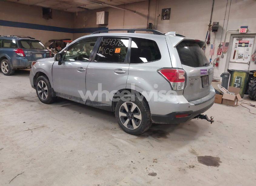 Photo 3 of 2018 Subaru Forester 2.5I PREMIUM (VIN JF2SJAEC8JH445640)