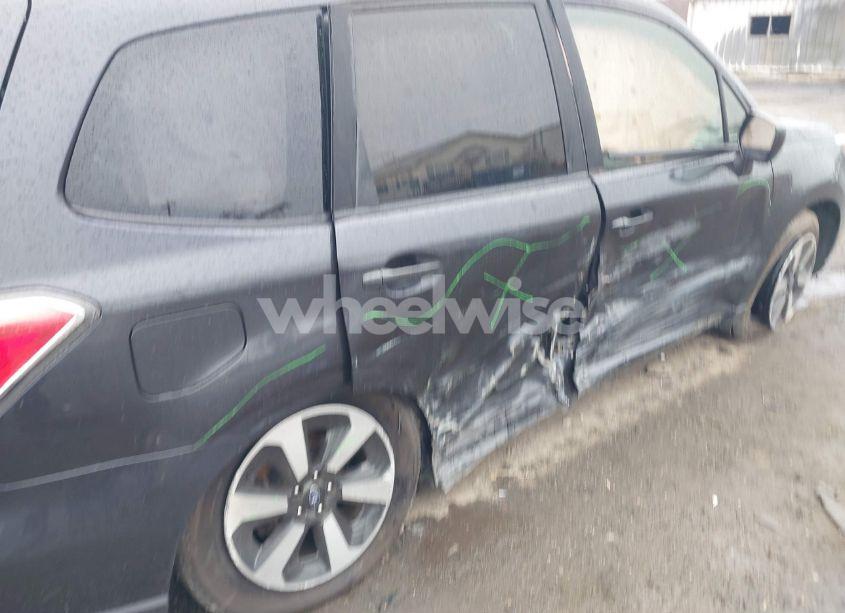 Photo 6 of 2017 Subaru Forester 2.5I PREMIUM (VIN JF2SJAEC9HG505912)