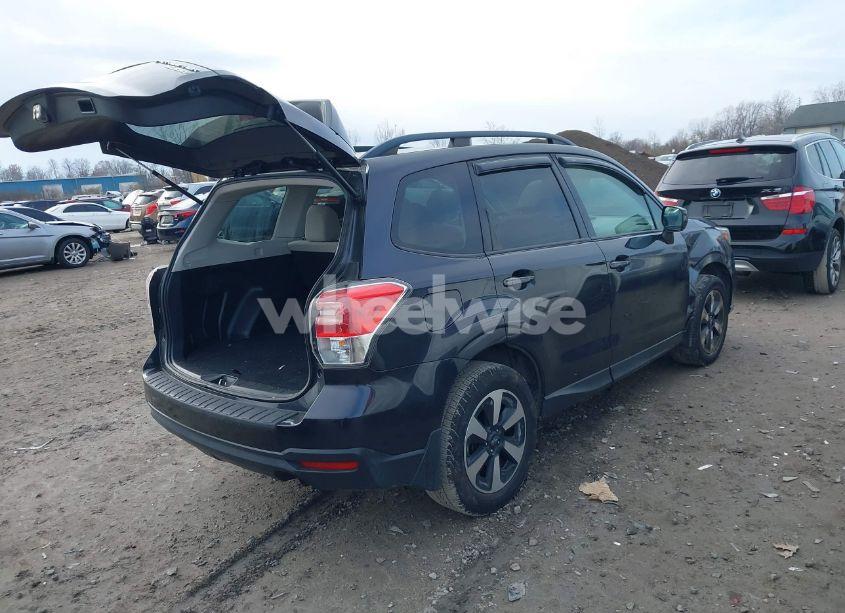 Photo 4 of 2017 Subaru Forester 2.5I PREMIUM (VIN JF2SJAEC9HH422491)