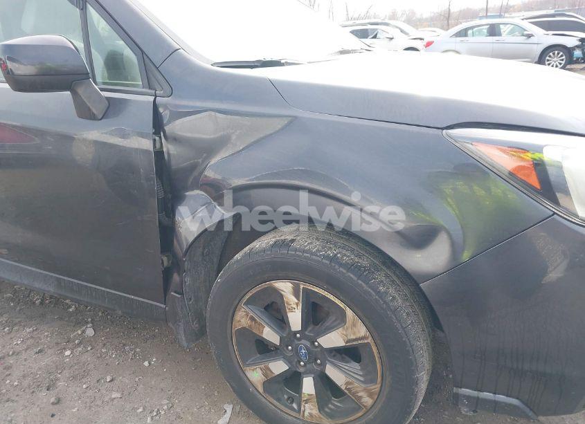 Photo 6 of 2017 Subaru Forester 2.5I PREMIUM (VIN JF2SJAEC9HH422491)