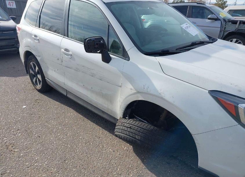 Photo 6 of 2017 Subaru Forester 2.5I PREMIUM (VIN JF2SJAEC9HH477605)
