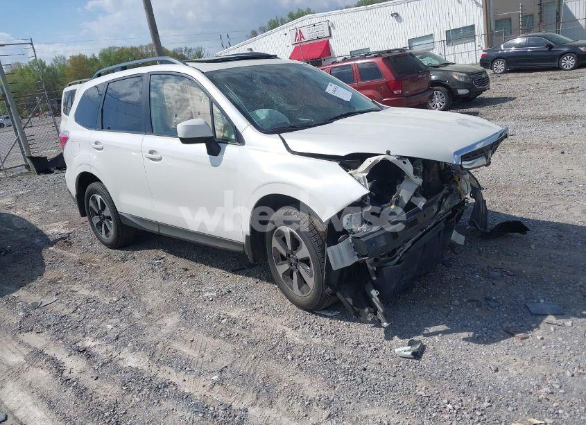 2017 Subaru Forester 2.5I PREMIUM (VIN JF2SJAEC9HH482366) main photo