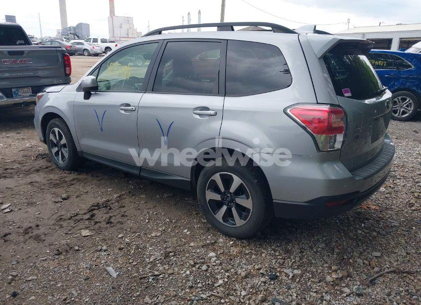 Photo 3 of 2017 Subaru Forester 2.5I PREMIUM (VIN JF2SJAEC9HH540587)