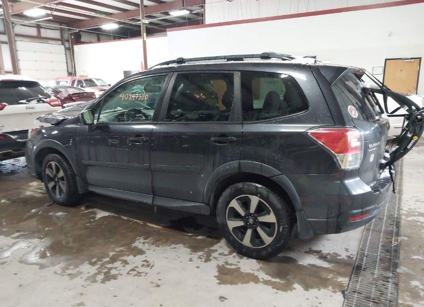 Photo 3 of 2017 Subaru Forester 2.5I PREMIUM (VIN JF2SJAEC9HH596402)