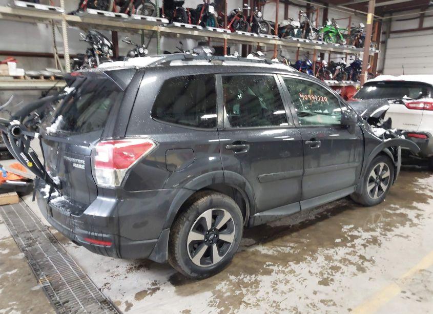 Photo 4 of 2017 Subaru Forester 2.5I PREMIUM (VIN JF2SJAEC9HH596402)