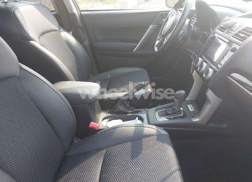 Photo 5 of 2018 Subaru Forester 2.5I PREMIUM (VIN JF2SJAEC9JH505246)