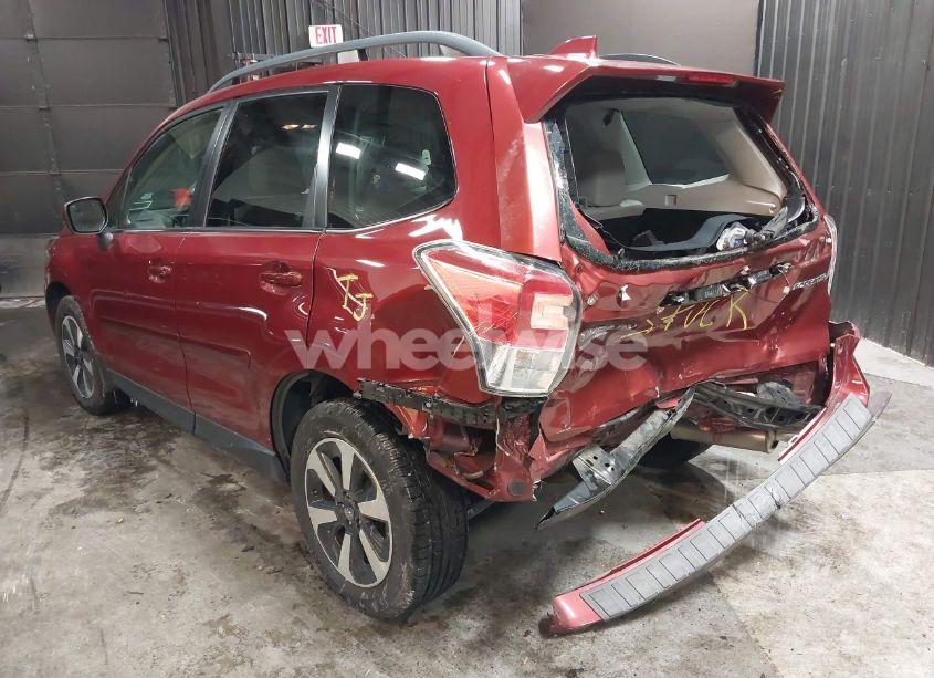 Photo 3 of 2018 Subaru Forester 2.5I PREMIUM (VIN JF2SJAEC9JH524752)