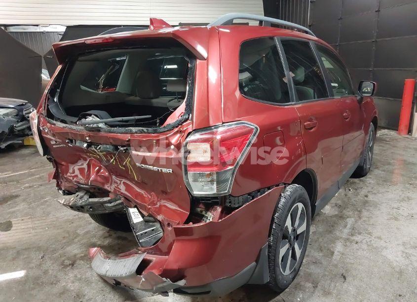 Photo 4 of 2018 Subaru Forester 2.5I PREMIUM (VIN JF2SJAEC9JH524752)