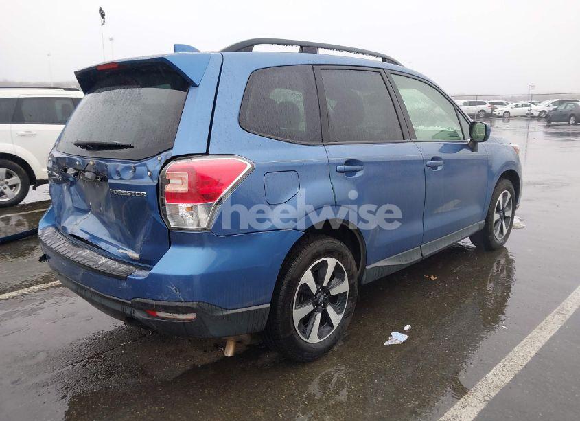 Photo 4 of 2018 Subaru Forester 2.5I PREMIUM (VIN JF2SJAEC9JH576012)