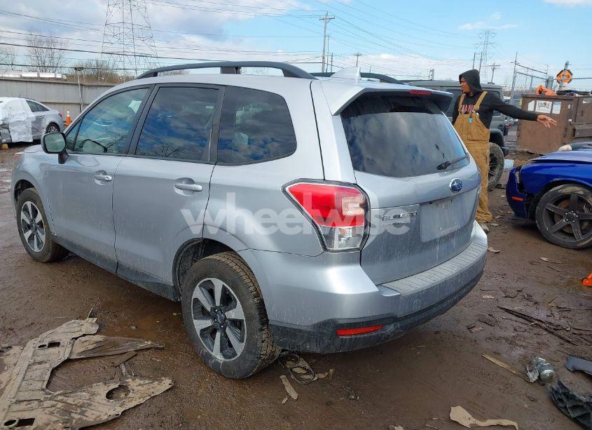 Photo 3 of 2018 Subaru Forester 2.5I PREMIUM (VIN JF2SJAECXJH453531)