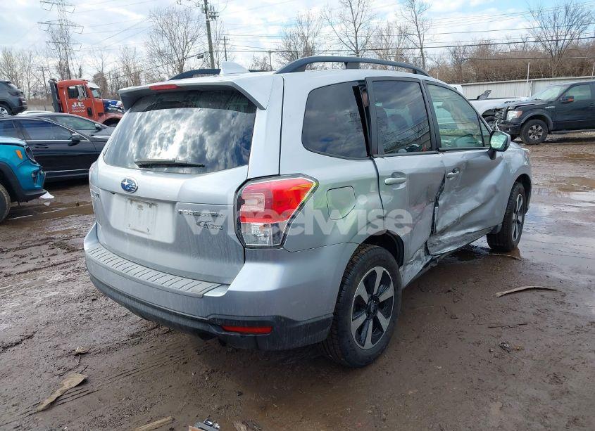 Photo 4 of 2018 Subaru Forester 2.5I PREMIUM (VIN JF2SJAECXJH453531)
