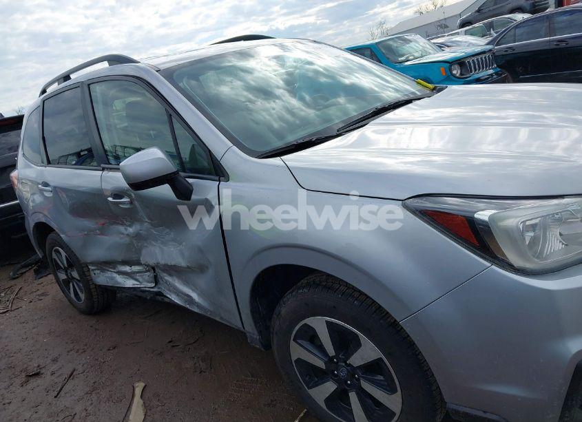 Photo 6 of 2018 Subaru Forester 2.5I PREMIUM (VIN JF2SJAECXJH453531)