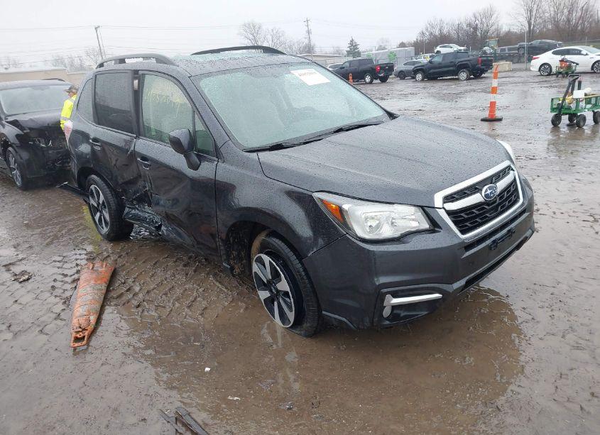 2018 Subaru Forester 2.5I PREMIUM (VIN JF2SJAECXJH462679) main photo