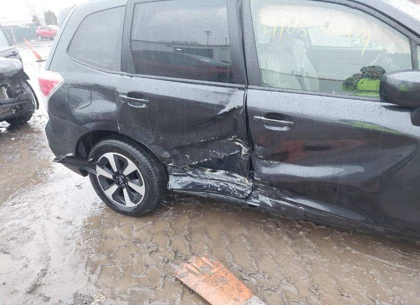 Photo 6 of 2018 Subaru Forester 2.5I PREMIUM (VIN JF2SJAECXJH462679)