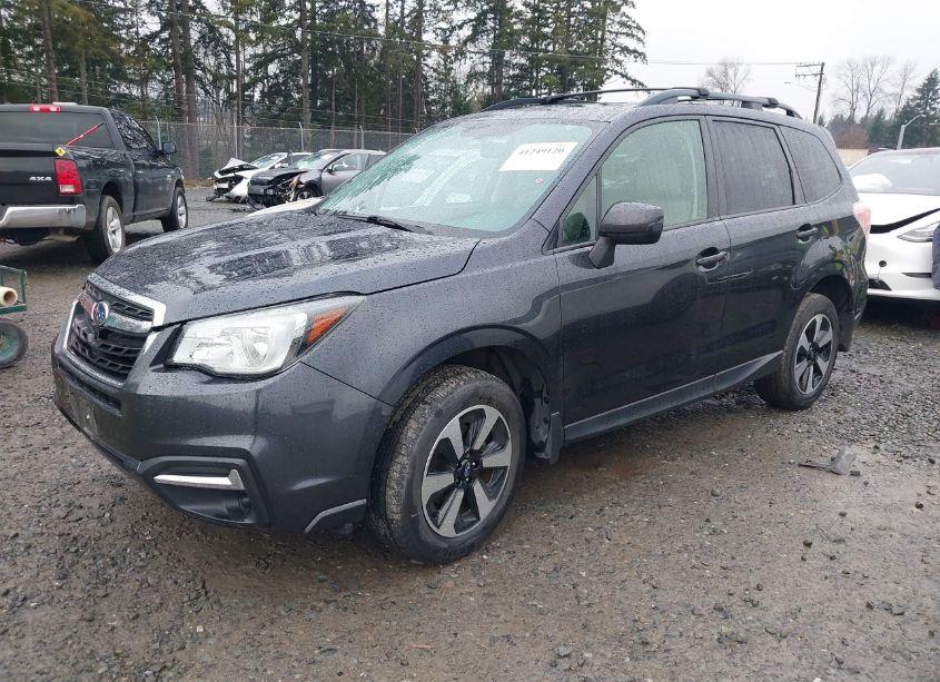 Photo 2 of 2018 Subaru Forester 2.5I PREMIUM (VIN JF2SJAECXJH510522)